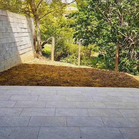 La Casa De *